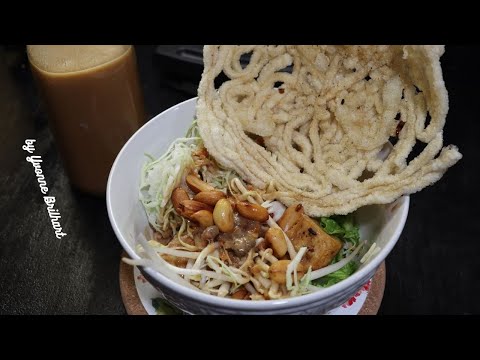 Asinan sayur Betawi Asinan sayur bumbu kacang Asinan sayur Betawi Asinan sayur bumbu kacang