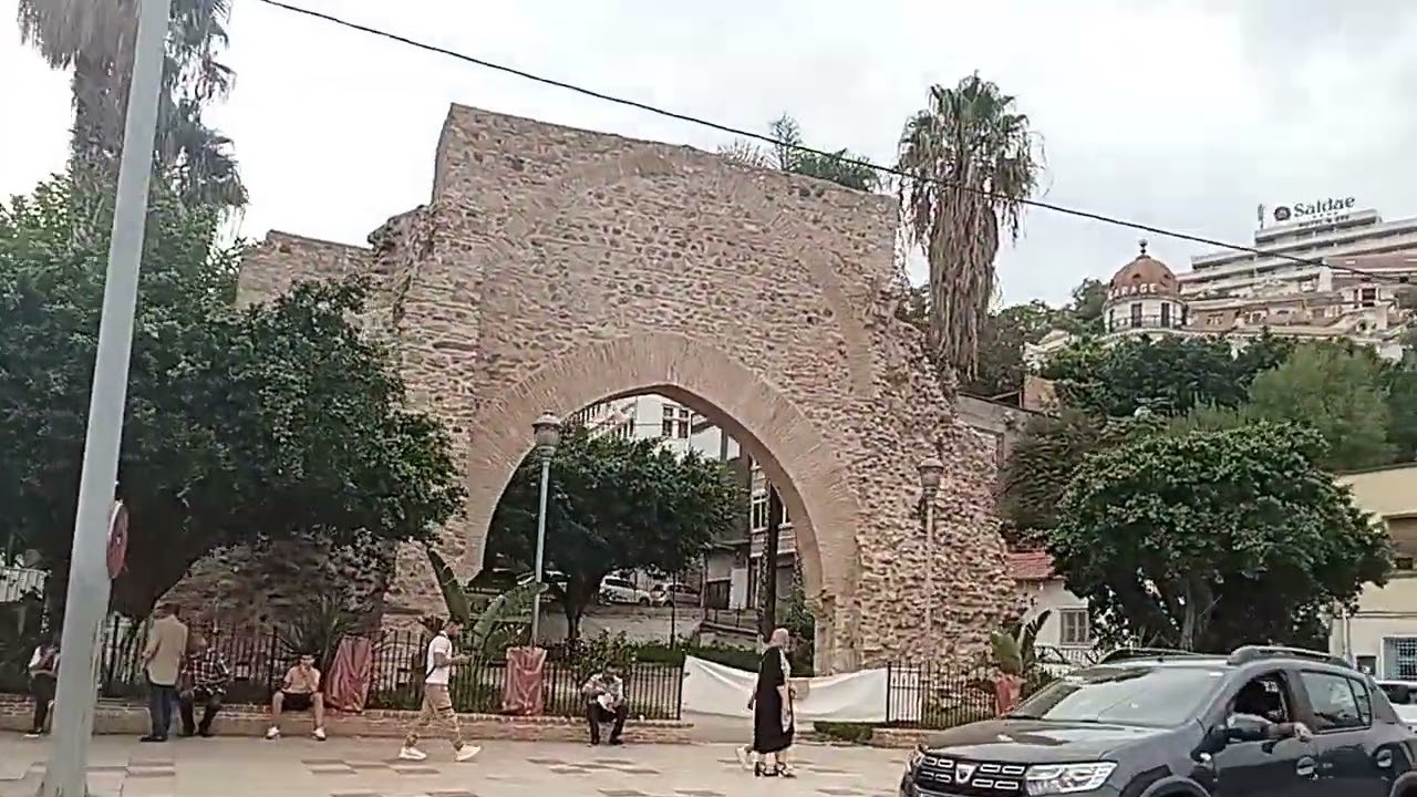Béjaïa EPB, Porte Sarrazine, Brise de mer (esplanade Leonardo Fibonacci).