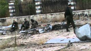 حمص المحاصرة كلمة لأحد عناصر الجيش الحر  امام عناصر جيش النظام 9 5 2014