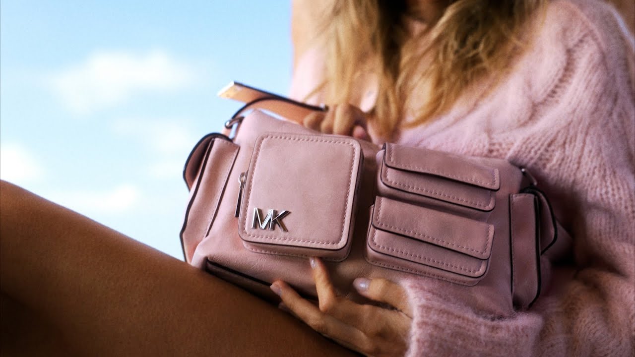 Suki Waterhouse Models the Dakota Bag for Spring 2025 - YouTube