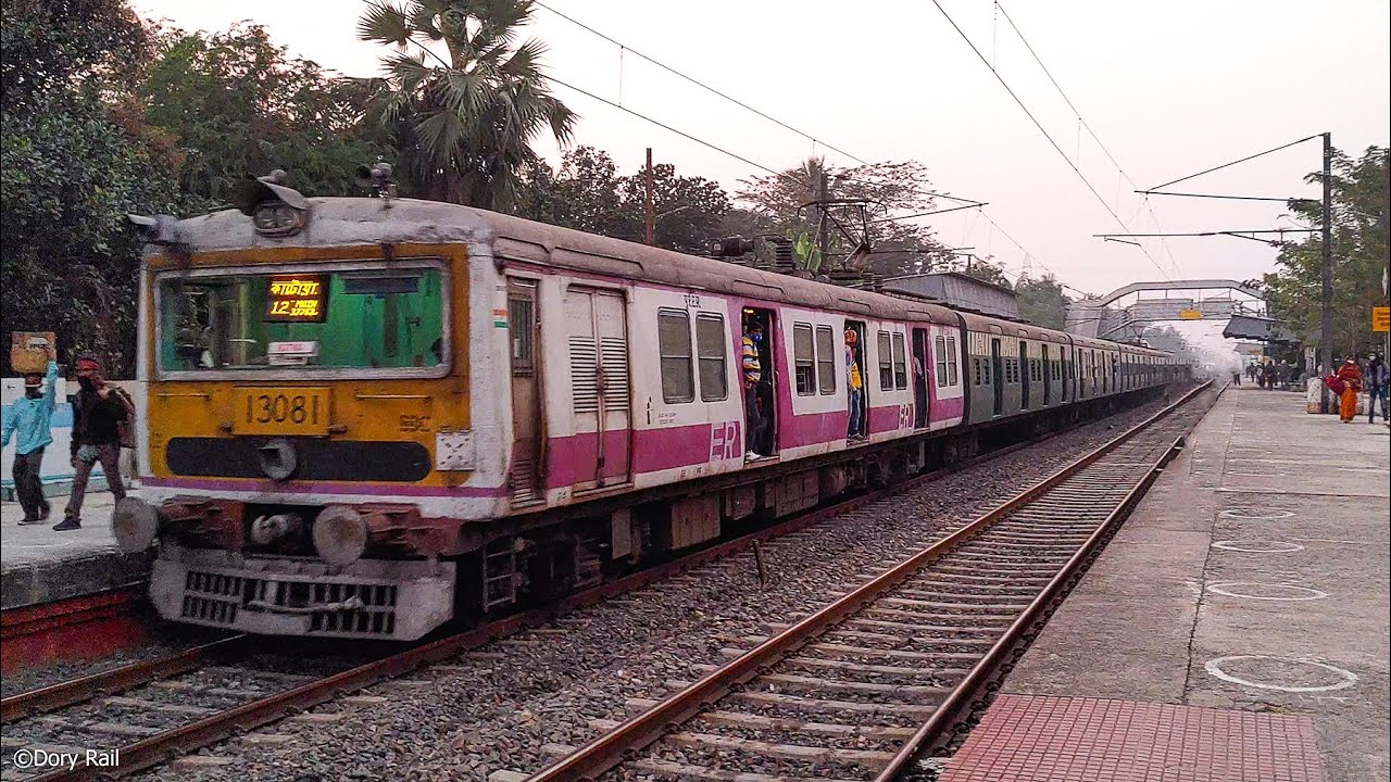 An old Electric Multiple Unit local train moved like a king in twilight setting environment [4K]