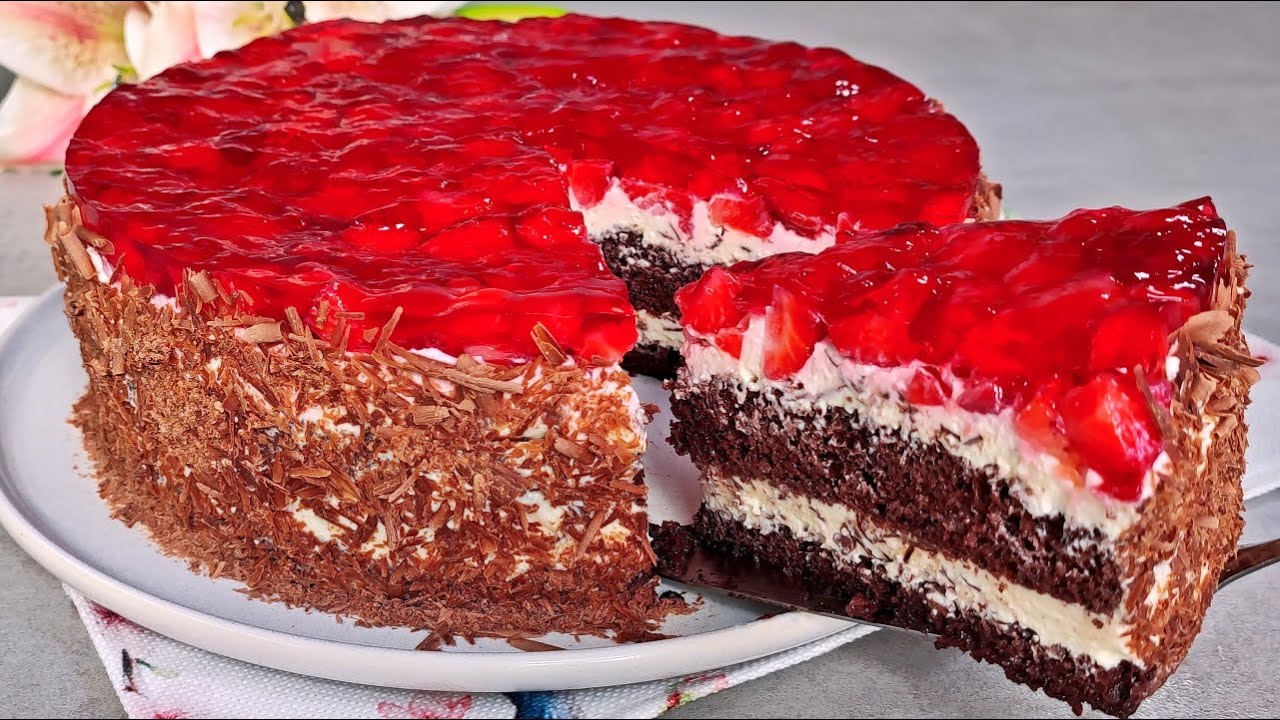 Самый сливочный клубничный торт, который я когда-либо ела! Торт, который тает во рту.