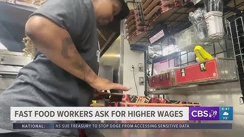 Fast food workers ask for higher wages after federal minimum wages do not change in years