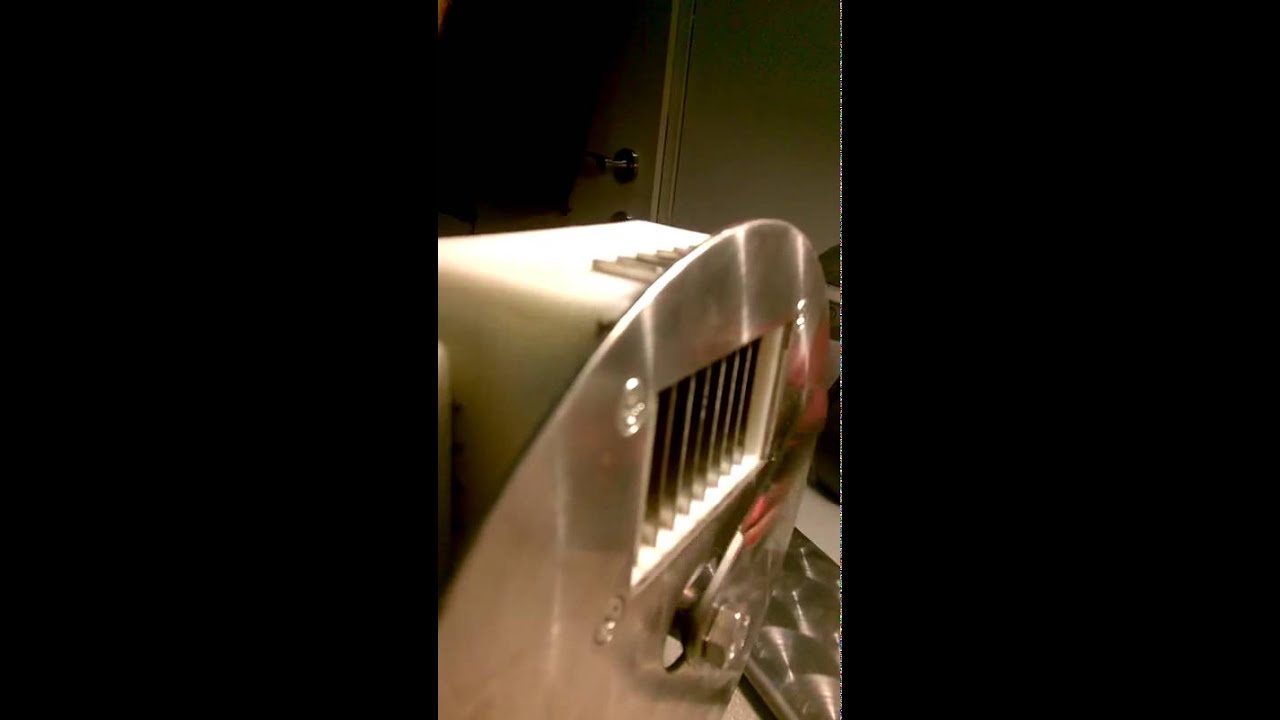 Mašina za rezanje slanine na kockice - YouTube