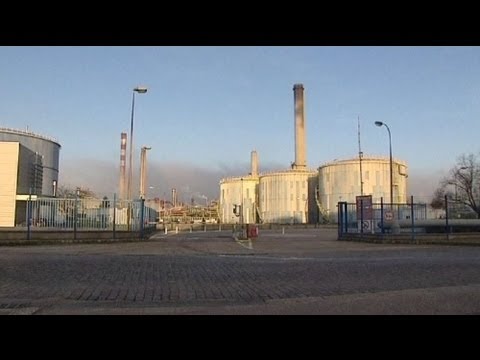 paris-says-it-will-not-abandon-petroplus-workers-in-normandy