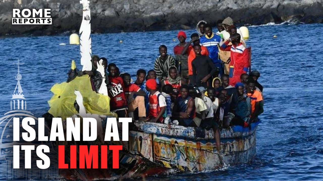 Lampedusa: The Island of 6,000 Residents That Received More Than 40,000 Migrants