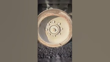 Asphalt pavement edge rolling process- Good tools and machinery can increase work efficiency