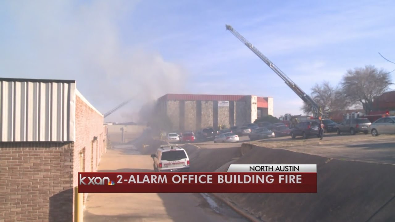Firefighters battle 2-alarm fire in North Austin - YouTube