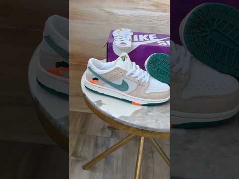 These Nike Dunks