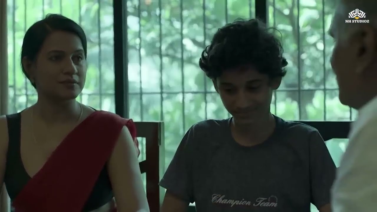 दिग्या घेतोय , काकूची आणि बाजूवालीची...  मज्जा  | Nay Varan Bhaat Loncha Kon Nay Koncha