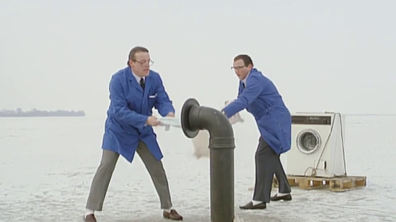 Jiskefet - De Peters op het ijs - YouTube