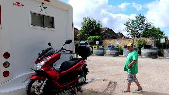 Porte-moto à l'arrière du camping-car : ces précautions s'imposent – Le  Monde du Camping-Car