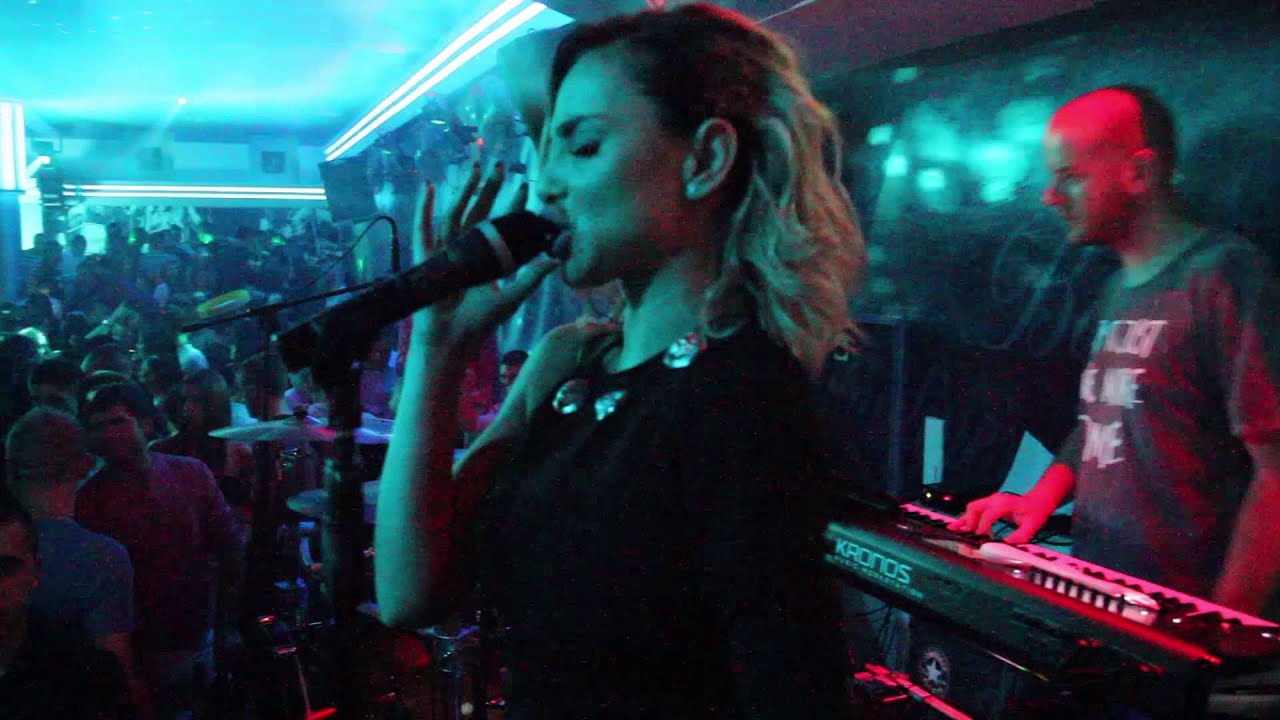 Gentlemen's club Subotica - Maya Berović Live 03.10.2015.