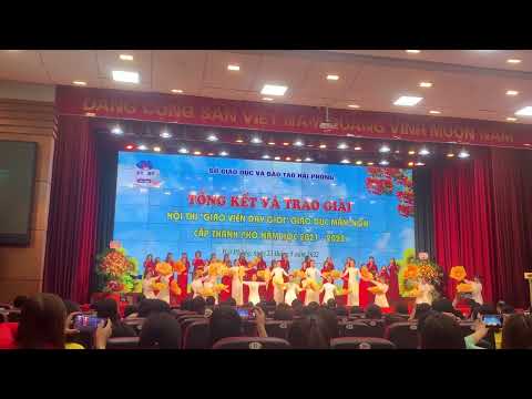 Video Hát + múa: Yêu người bao nhiêu, yêu nghề bấy nhiêu của... - youtube