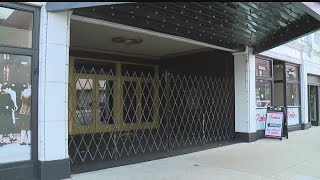 Warren theater to open bar and lounge