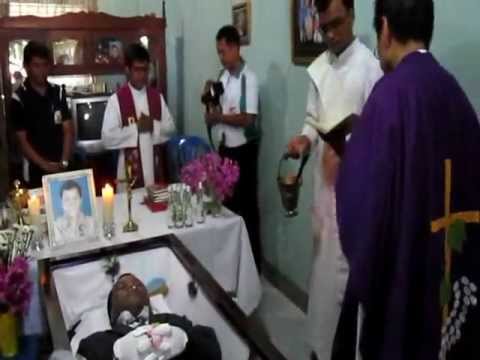 Pemberkatan Jenazah Dgn Dupa Misa Arwah Dan Pemakaman Fidelis Heriadi Adi Minggu 19 Feb 2012 Youtube