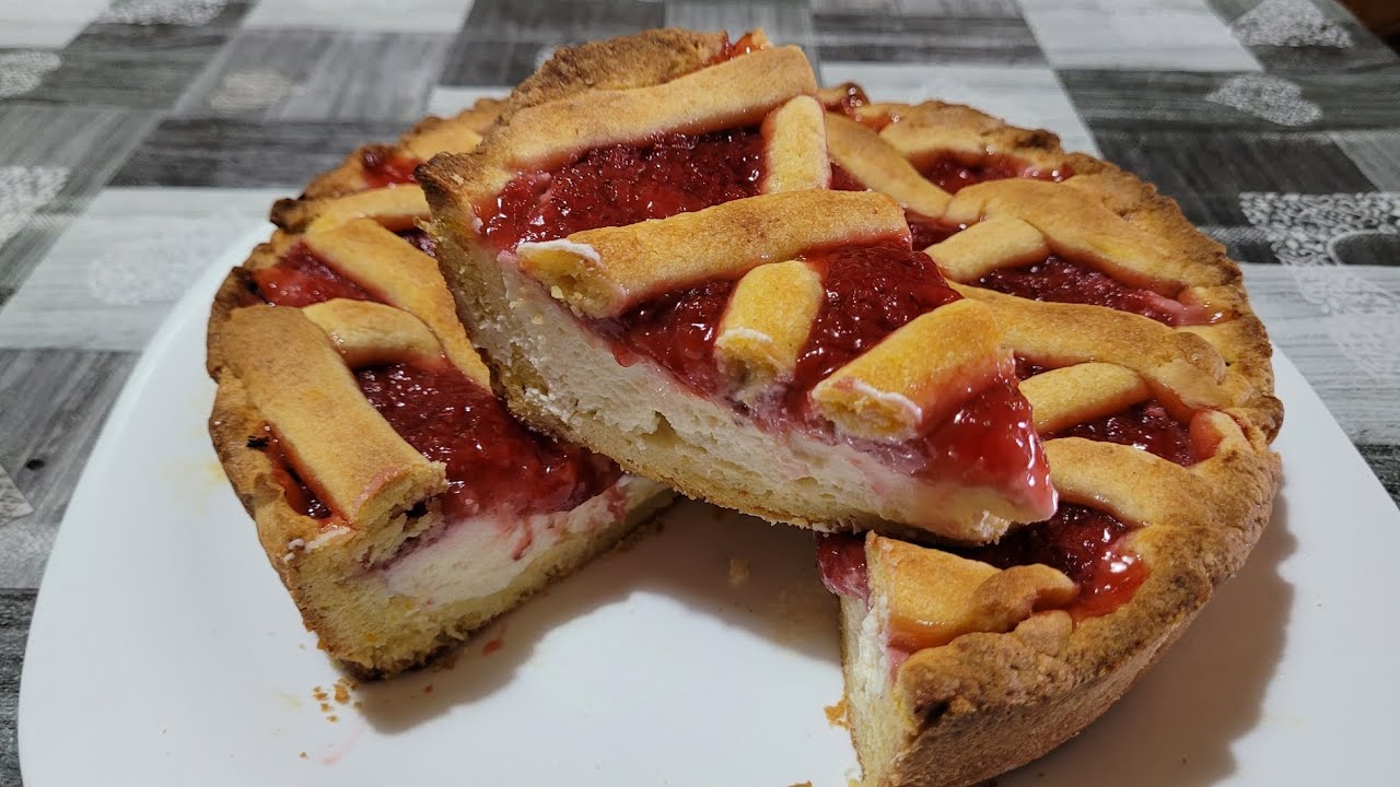 CROSTATA CON CREMA AL MASCARPONE E RICOTTA, E TANTA DELIZIOSA SALSA DI FRAGOLE - LA CUCINA DI GILDA