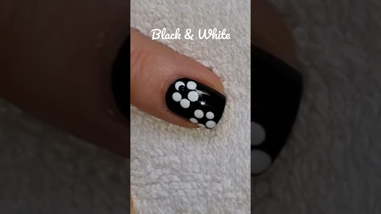 Diana's nail art - Really like this geometry👍 simple and chic at the same  time! Black is definitely back to business now 😊 What do you think about  black colour for nails?