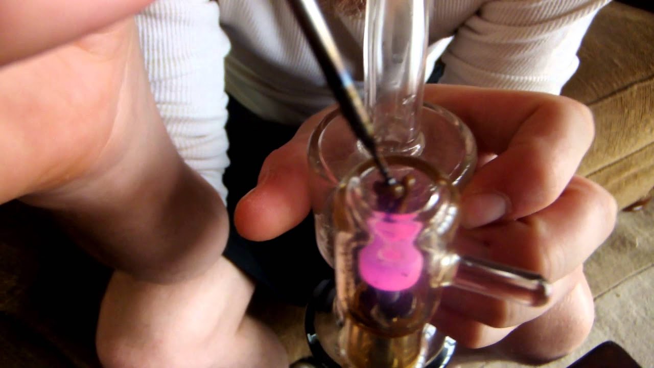 CHRontario Bros. Fat Dabs of StrawberryCough Wax in the Toro Double Macro.