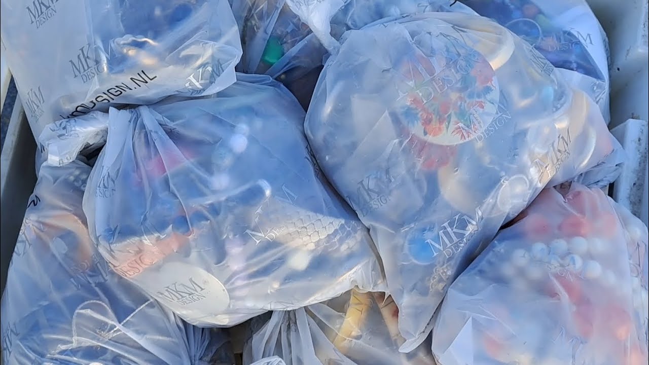 У меня нет слов! Хорошо что я купил эти 65 КГ неизвестных украшений.