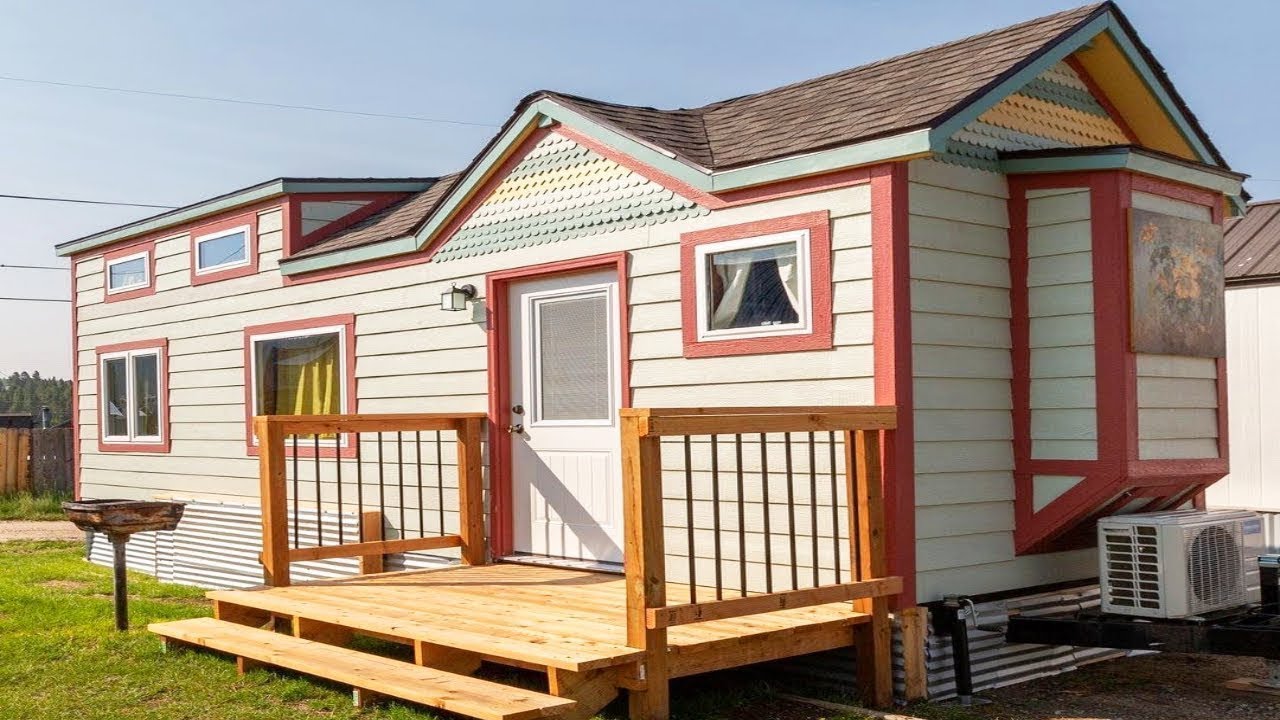 Perfect Beautiful Tiny House Has Cozy Everything - YouTube
