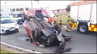 Un turismo volcó en una rotonda del polígono industrial de O Ceao en Lugo