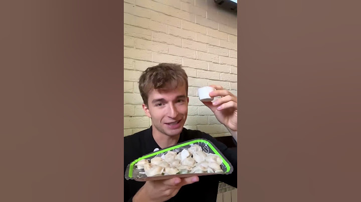 Итальянец пробует еду в Помпончике 😳