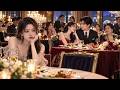 Pinaupo ng asawa ko ang una niyang pag-ibig sa VIP table, ako sa sulok&mdash;ibinunyag ko kung sino ako!