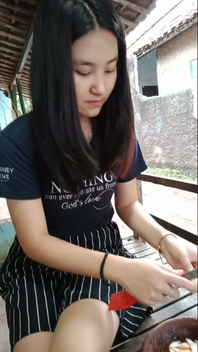 Ada yang mau dibikinin rujak?😂