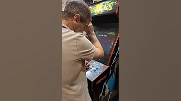 Ed Boon Playing Mortal Kombat II Arcade 90snostalgia Arcade Mortalkombat 