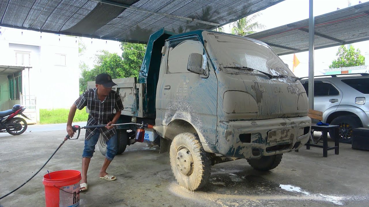 Cleaning a flooded car with a pressure washer, viewers are pleased!!!ASMR#