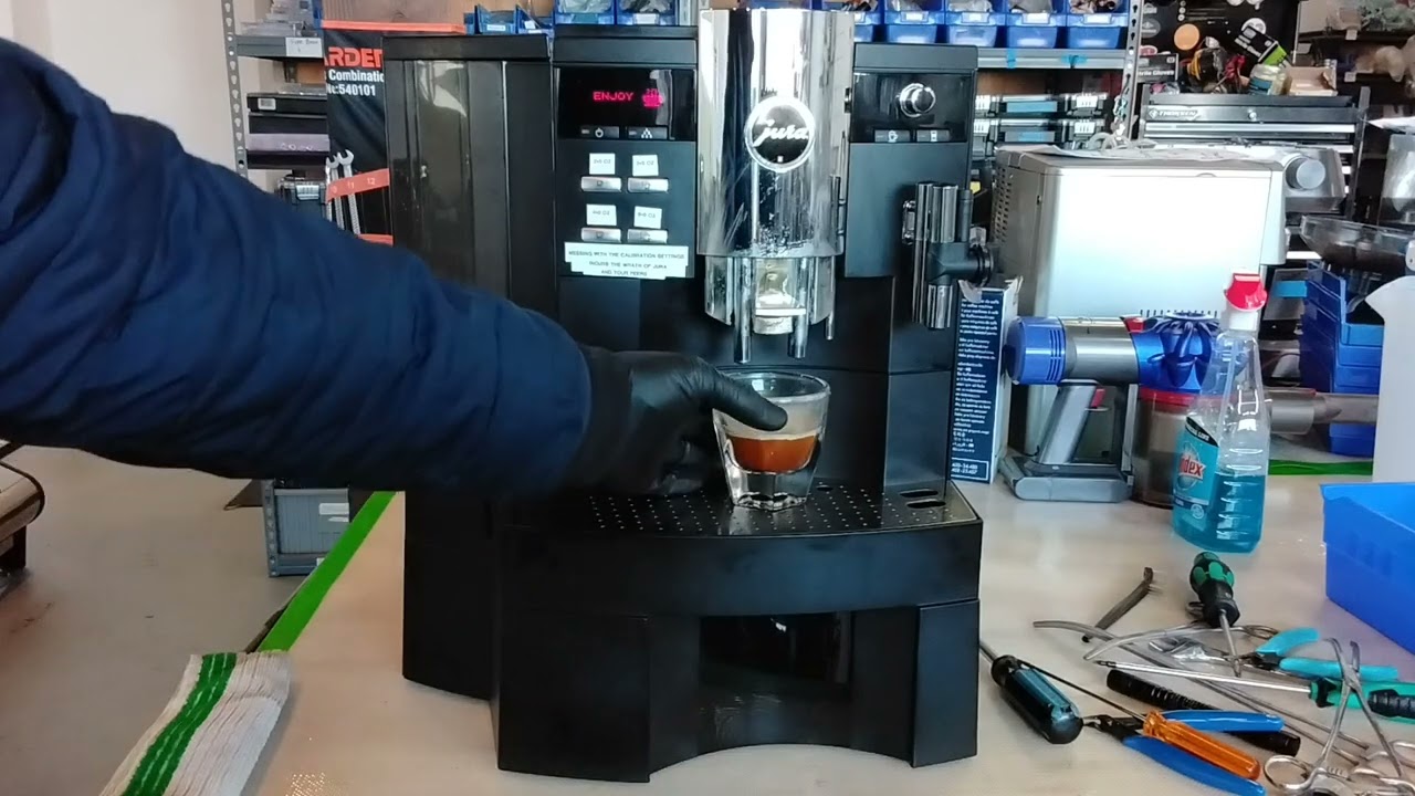 Jura IMPRESSA XS90 UL Service Complete — Test Shot After Full Tune