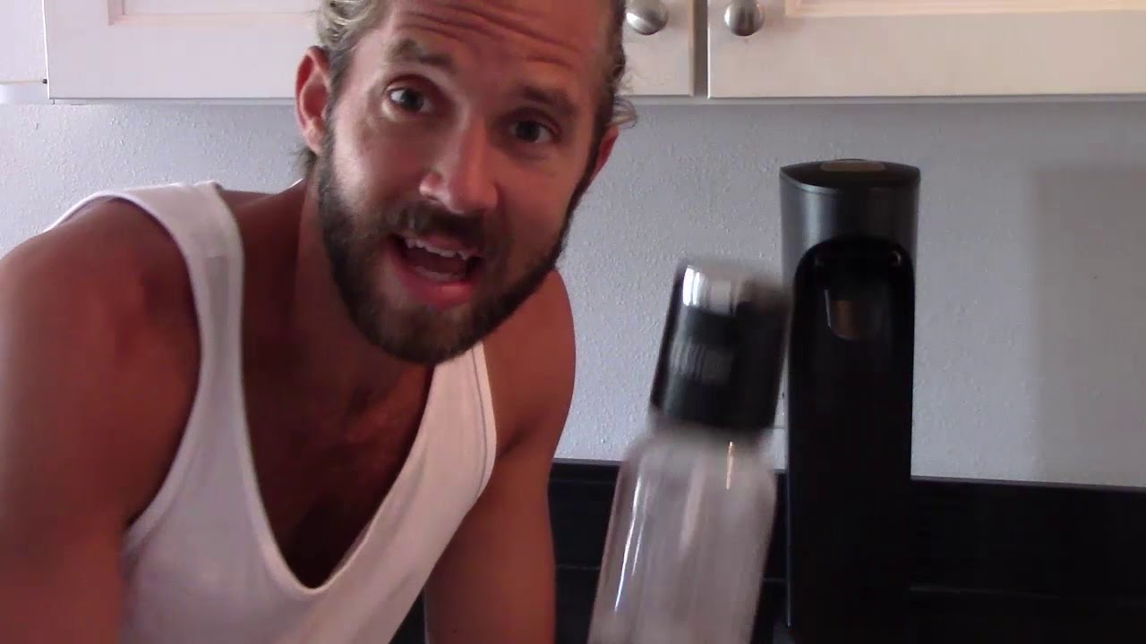 How To Make Carbonated Beverages in 20 seconds (Drinkmate Review)