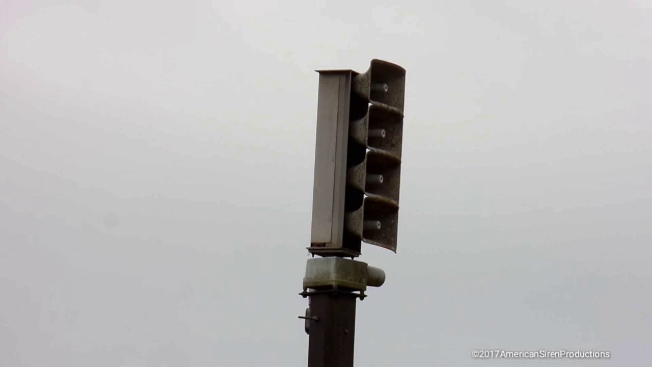 Whelen 2000R/400R siren test, Rich fountain,Mo (Osage Co. Tornado Siren Test)