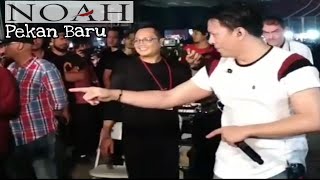 Video thumbnail of "Ariel NOAH Nyanyi di Panggung FOH Dan Menyapa Fans Concert SURYANATION Pekan Baru"