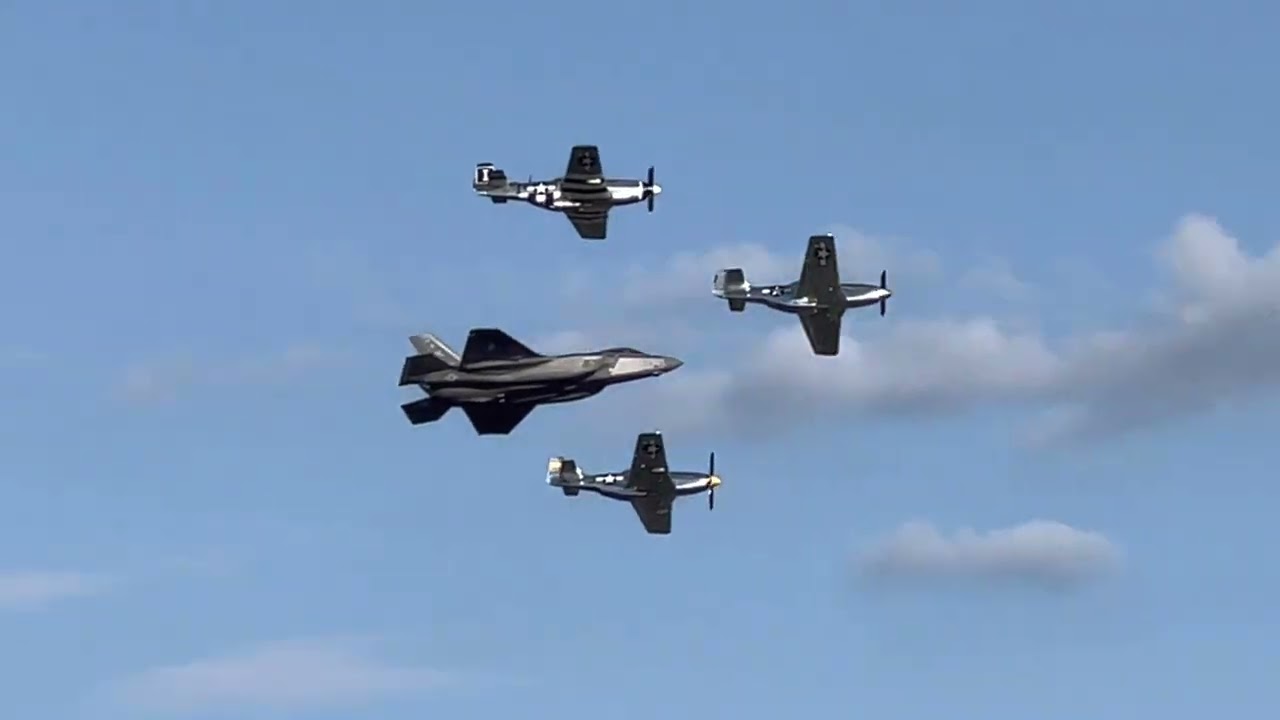 USAF Legacy Flight with 3 P-51’s and F-35 at Oshkosh 2022