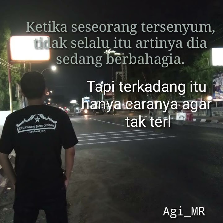 Story WA di balik senyum ada kesedihan :')