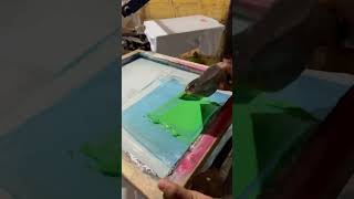 Sablon baju kaos dengan mesin rotary ceeeek. #konveksi #sablonkaos #garment #shortvideo