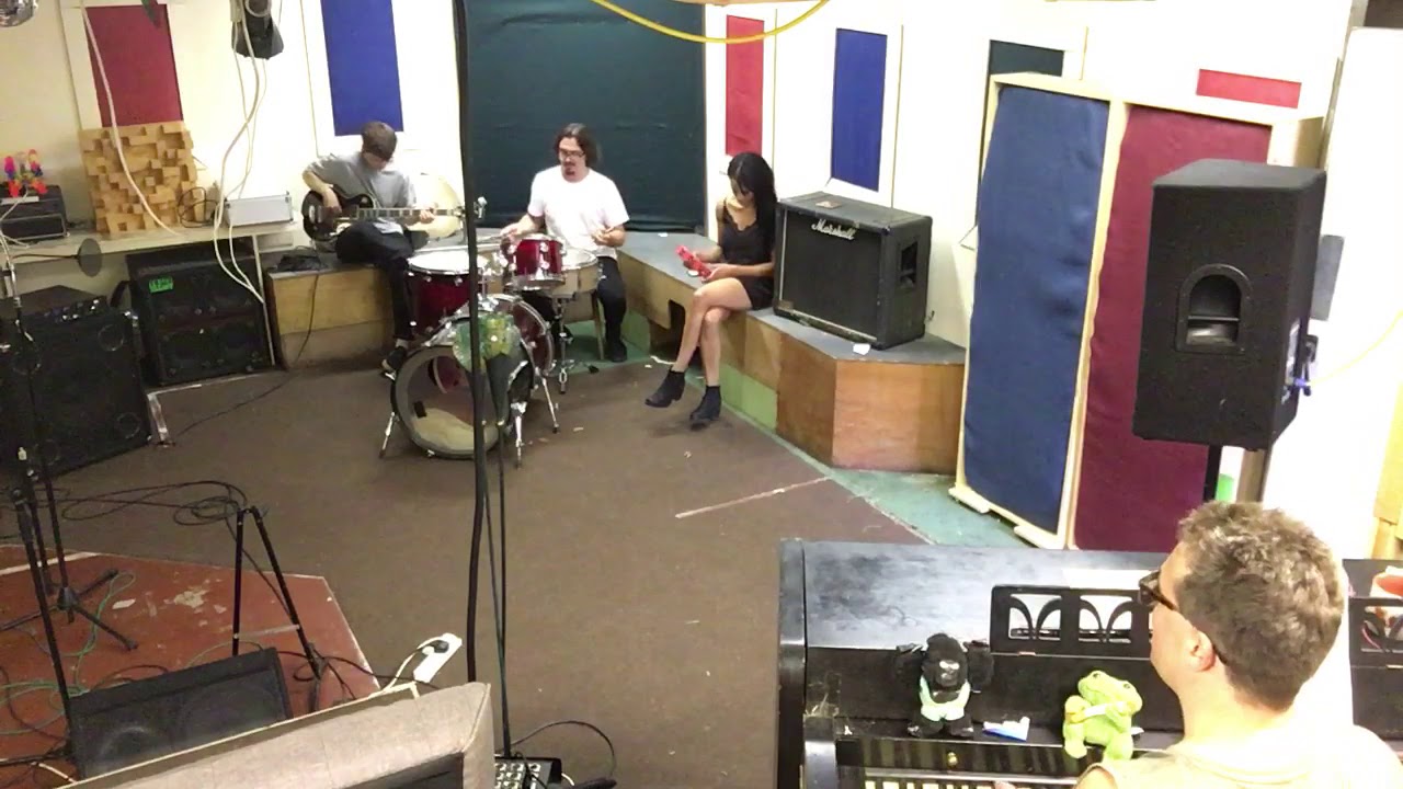 Caroline yes live crunch studio