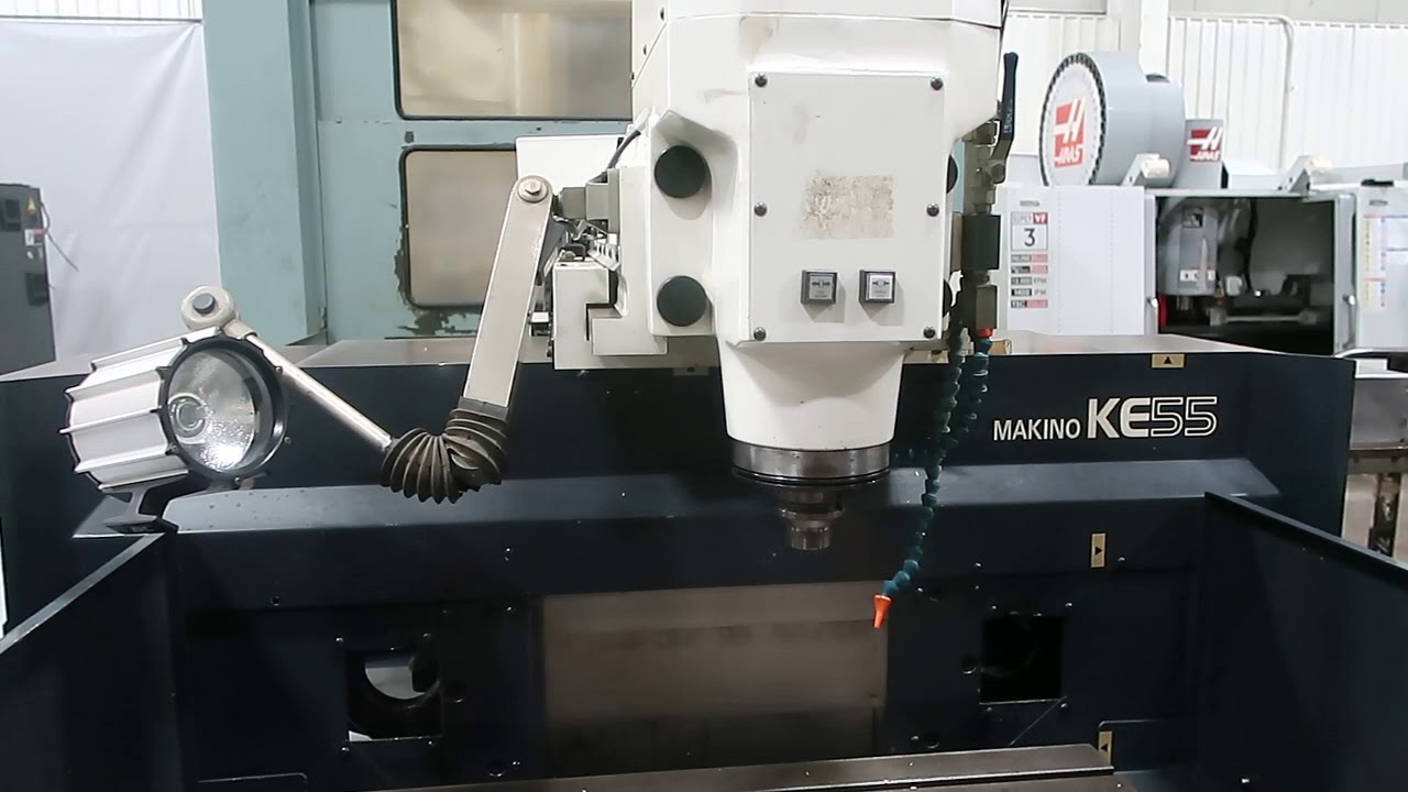 Makino KE55 CNC Milling machine new 2006 - YouTube