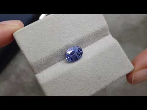Untreated Cornflower blue sapphire in oval cut 2.52 ct, Sri Lanka Video  № 2