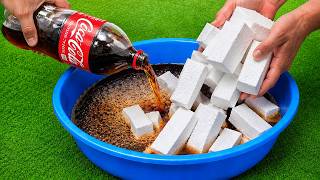 Ρίξτε COCA-COLA σε STYROFOAM και δείτε τι δισεκατομμύρια άνθρωποι δεν ξέρουν!😱 screenshot 5