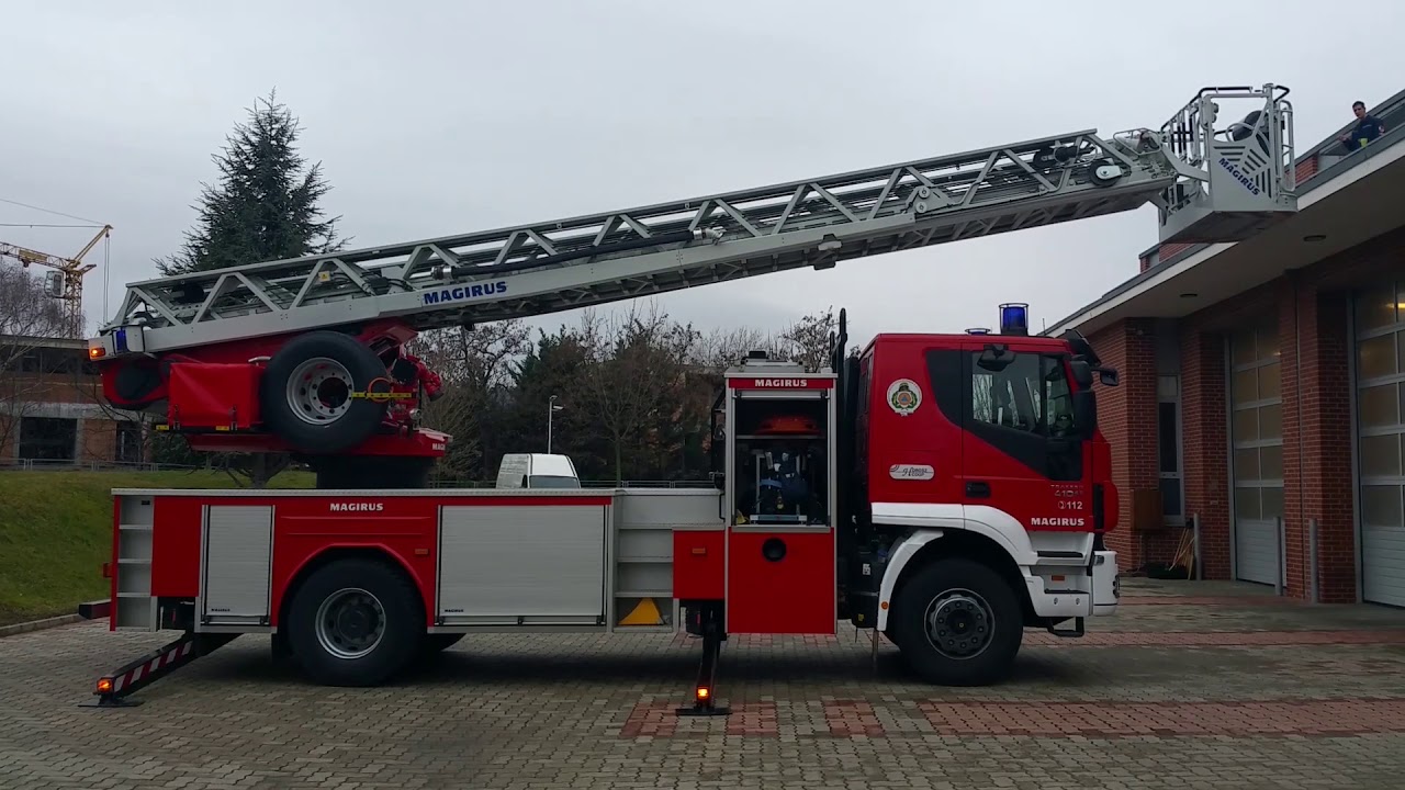 Profesionální hasiči Budapešť Maďarsko - Dva Mladí Hasiči