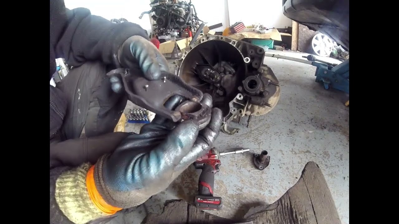 How to remove manual transmission Citroen Berlingo