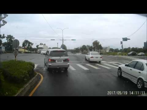 2017 5 19 林口區文化北路2段與福林路口,交通事故,55秒開始看~~~