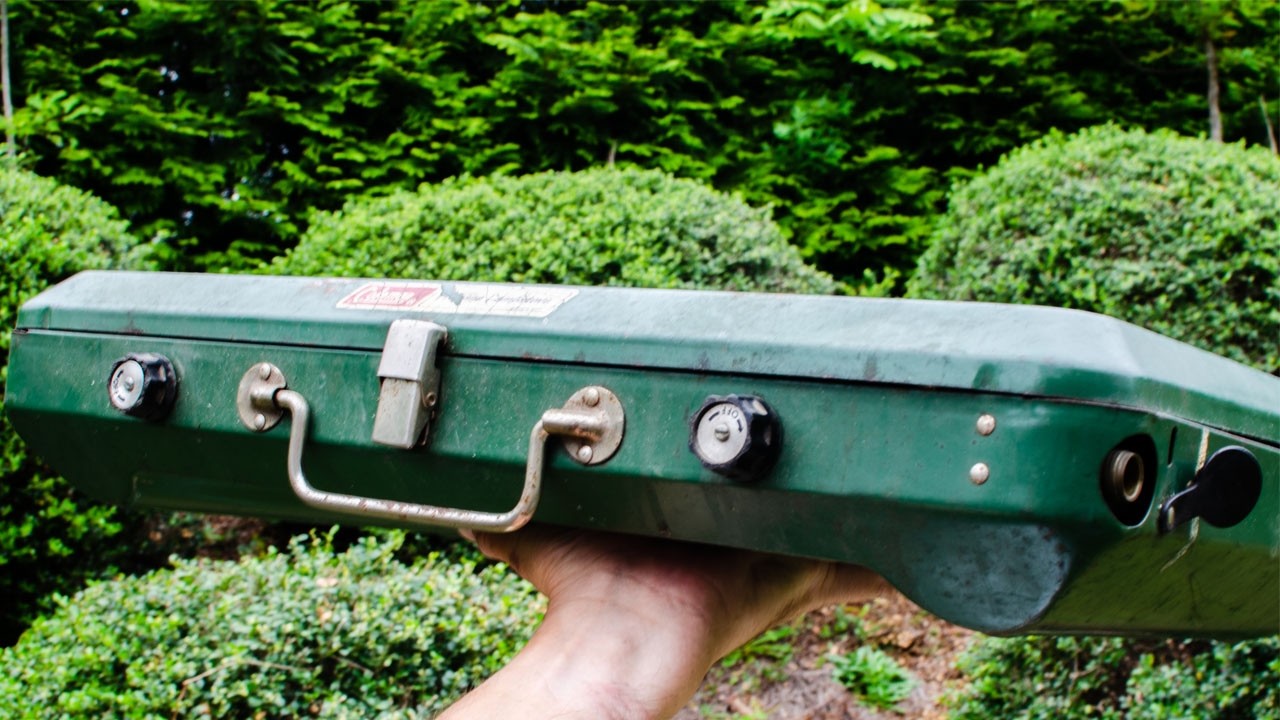 My Dads Vintage Coleman Camp Stove - YouTube