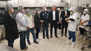 前進校園、守護食安高雄市議員團膳聯合考察之民辦民營的佳琪 ... 