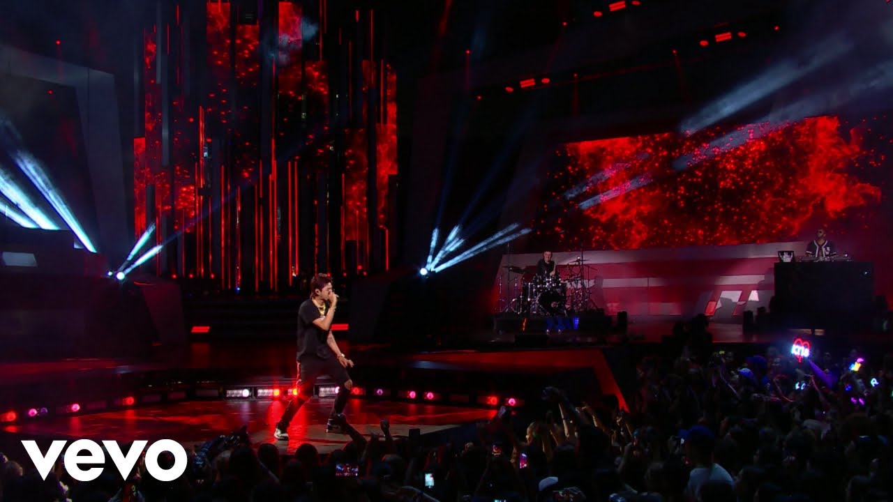 Kris Wu - 18 / Like That / Deserve (Live From iHeartRADIO MMVAs)
