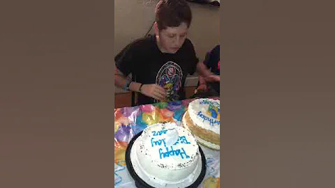 Hoodclips  kid pretends to smash face into cake actually smashes face into cake