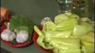 видео Рецепты салатов на зиму из болгарского перца для дома